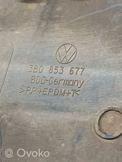Volkswagen PASSAT B5 Etupuskurin alempi jäähdytinsäleikkö 3B0853677