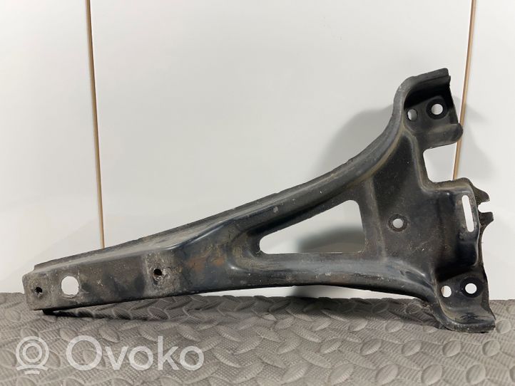 Volkswagen Bora Staffa di montaggio del radiatore 1J0805569B