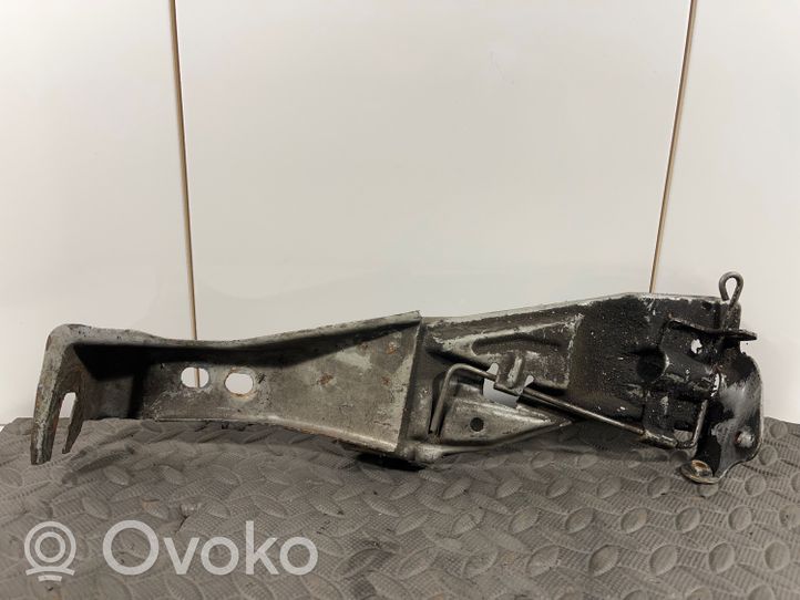 Audi A6 S6 C4 4A Staffa di montaggio del radiatore 4A0805807