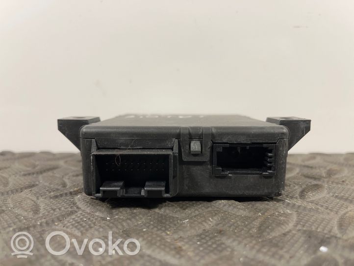 Audi A5 8T 8F Moduł sterowania Gateway 8T0907468F