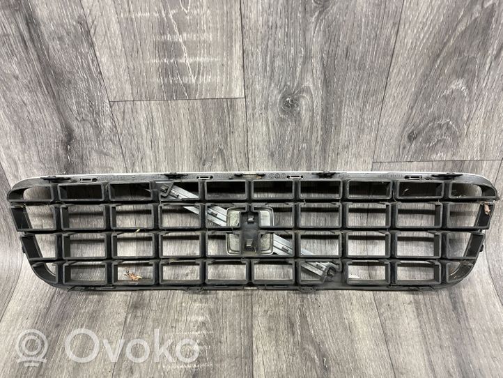 Volvo S60 Grille calandre supérieure de pare-chocs avant 08693331