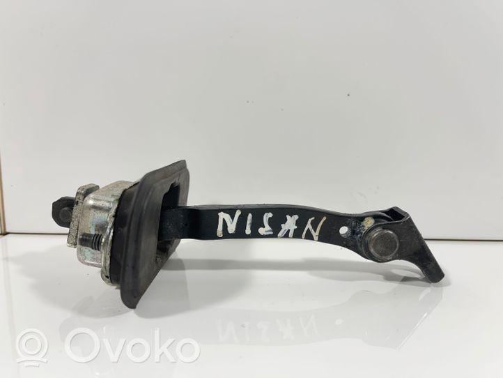 Nissan Qashqai Etuoven pidätin JDFRES05