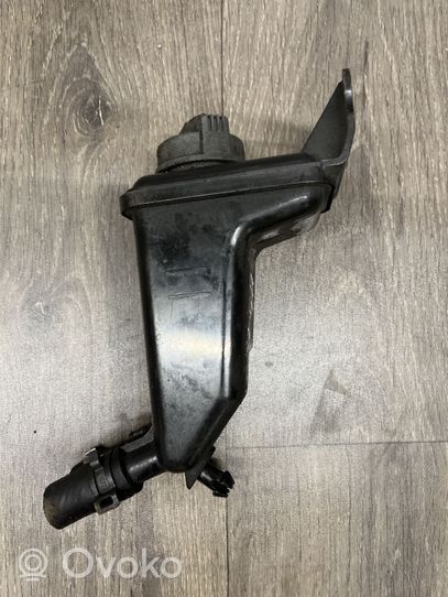 Audi A4 S4 B7 8E 8H Serbatoio/vaschetta del liquido del servosterzo 8E0422373B