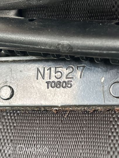Mitsubishi Pajero Задний ремень безопасности N1527