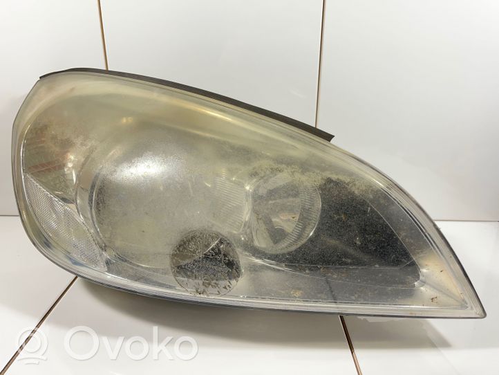 Volvo S60 Lampa przednia 31299997