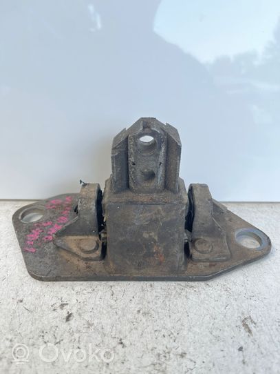 Volvo S80 Engine mounting bracket 8624757