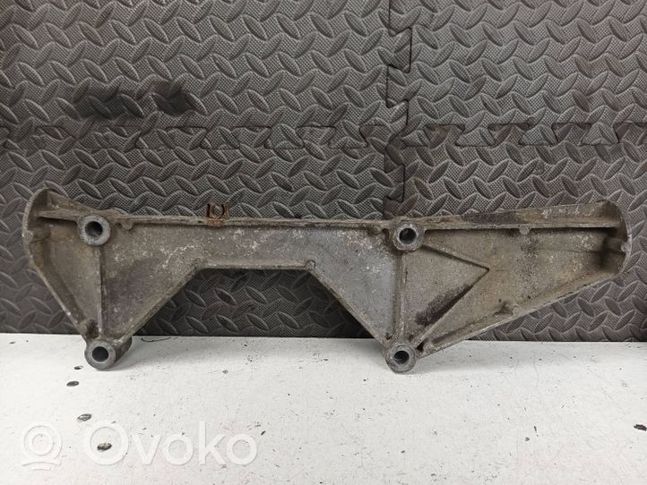 Audi A3 S3 8L Takatasauspyörästön kannatin 1J0599287C