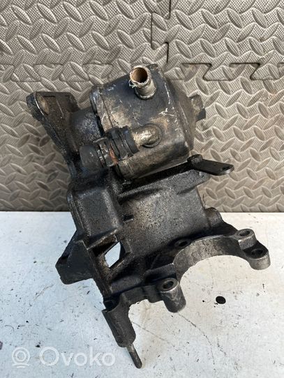 Audi A6 Allroad C5 Support de pompe de direction assistée 059145169