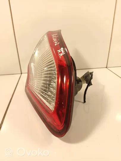 Nissan Qashqai+2 Lampy tylnej klapy bagażnika 89503189