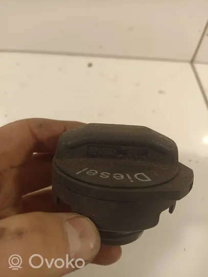 Audi A6 S6 C5 4B Tappo del serbatoio del carburante 1J0201553G