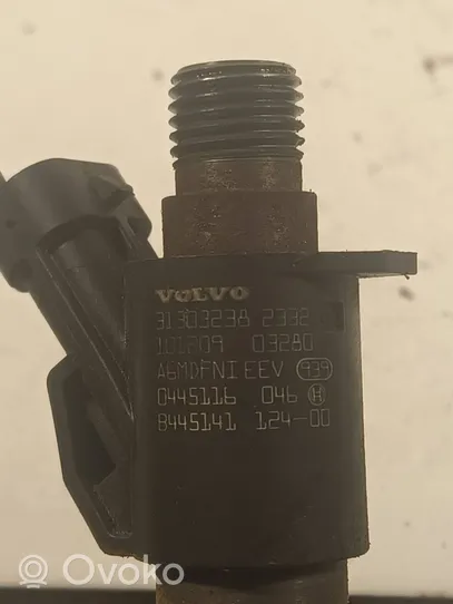 Volvo V60 Fuel injector 31303238