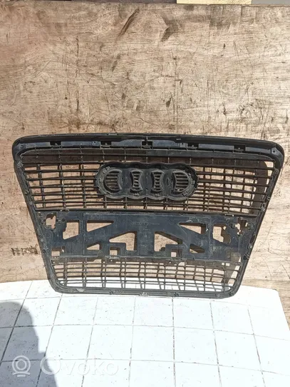 Audi A6 S6 C6 4F Grotelės priekinės 4F0853651