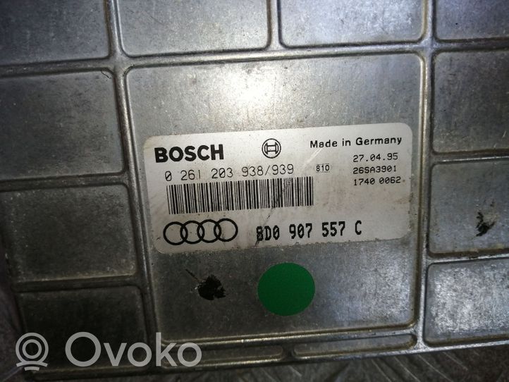 Audi A4 S4 B5 8D Moottorin ohjainlaite/moduuli 8D0907557C