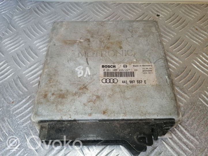 Audi V8 Variklio valdymo blokas 441907557E