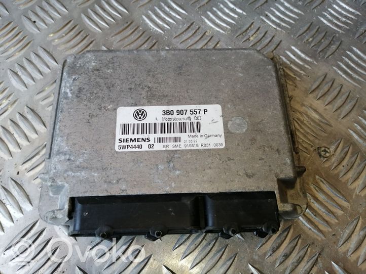 Volkswagen PASSAT B5 Calculateur moteur ECU 3B0907557P