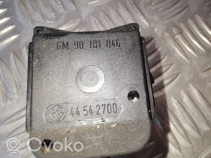 Opel Kadett E Pyyhkimen/suuntavilkun vipukytkin 90196158