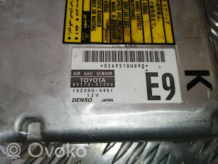 Toyota Prius (XW20) Turvatyynyn ohjainlaite/moduuli 8917047390