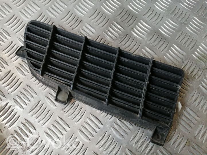 Seat Cordoba (6K) Kratka dolna zderzaka przedniego 