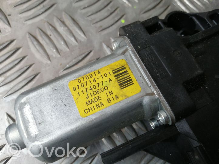 Volvo V70 Front door window regulator motor 970714101