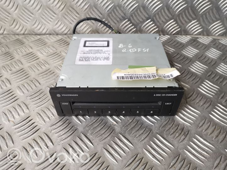 Volkswagen PASSAT B6 CD/DVD changer 3C0035110