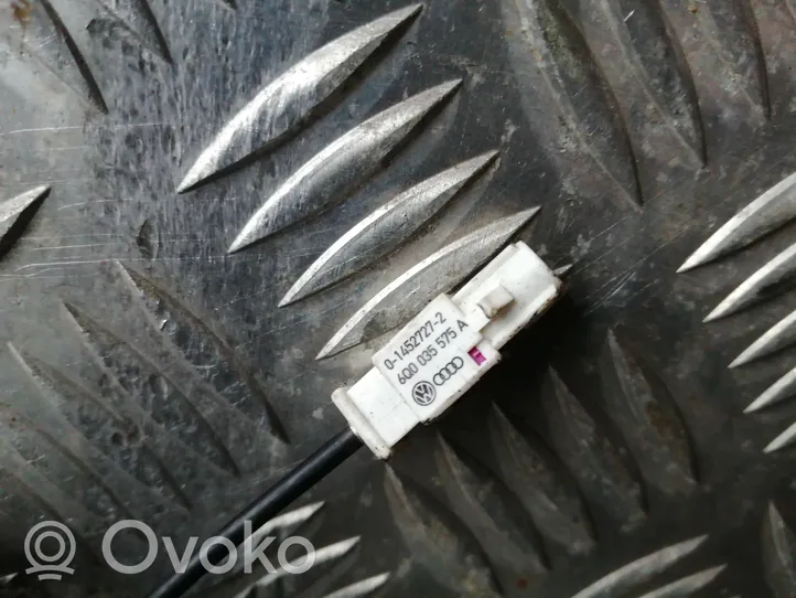 Volkswagen Golf V Antena radiowa 6Q0035575A