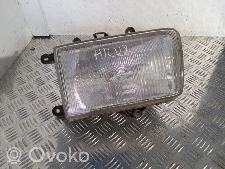 Toyota Hilux (N80, N90, N100, N110) Faro/fanale 