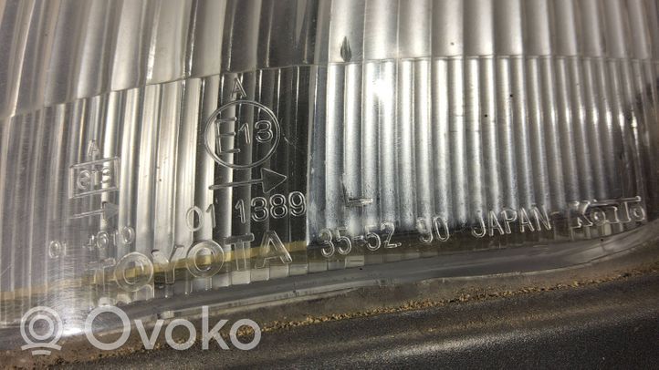 Toyota Hilux (N80, N90, N100, N110) Indicatore di direzione anteriore 011389