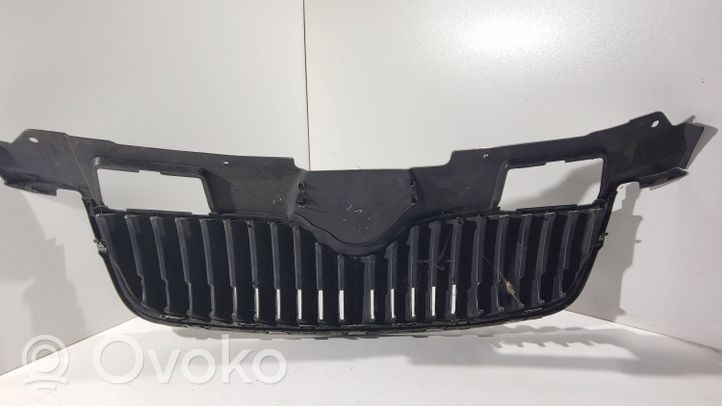 Skoda Fabia Mk2 (5J) Maskownica / Grill / Atrapa górna chłodnicy 5J0853668A