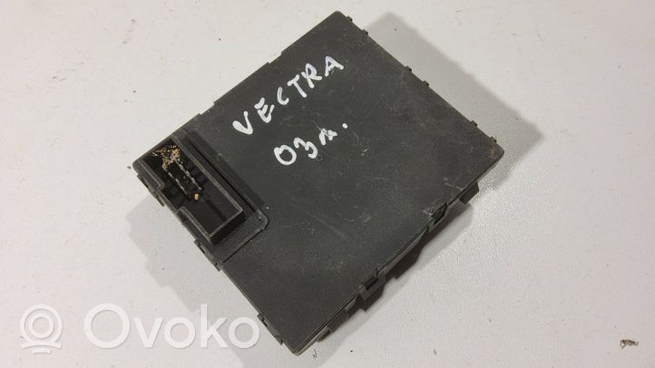 Opel Vectra C Saugiklių dėžė (komplektas) 13120954