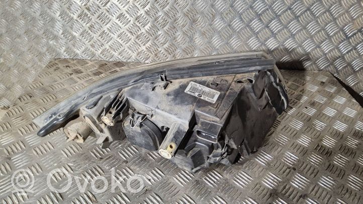 BMW 3 E90 E91 Lampa przednia 89311650