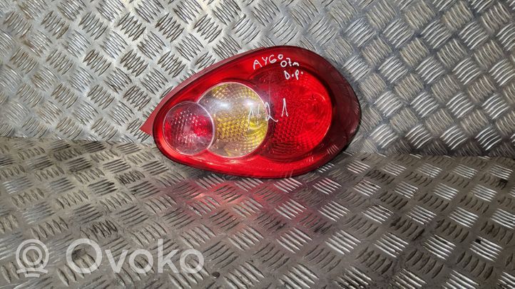 Toyota Aygo AB10 Задний фонарь в кузове 