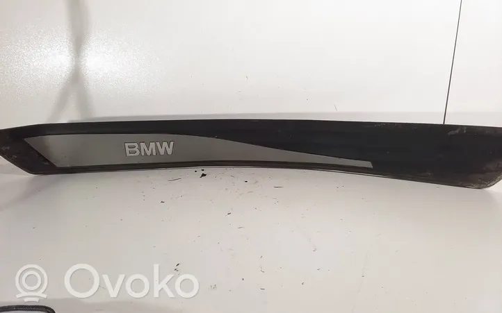 BMW 5 E60 E61 Copertura del rivestimento del sottoporta posteriore 7074511