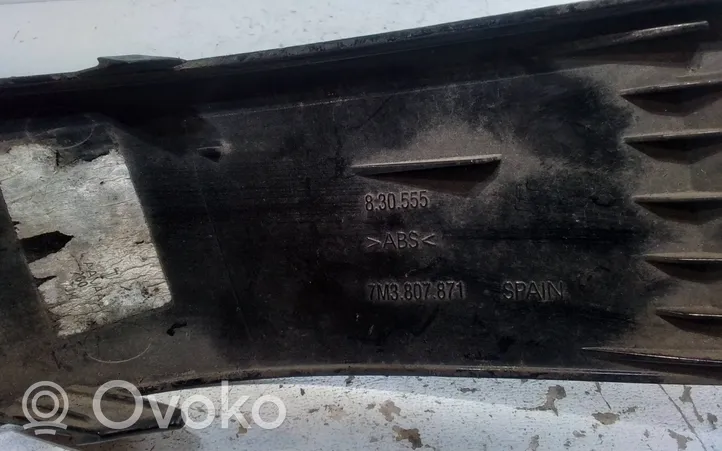 Seat Alhambra (Mk1) Rivestimento modanatura del faro posteriore 7M3807871