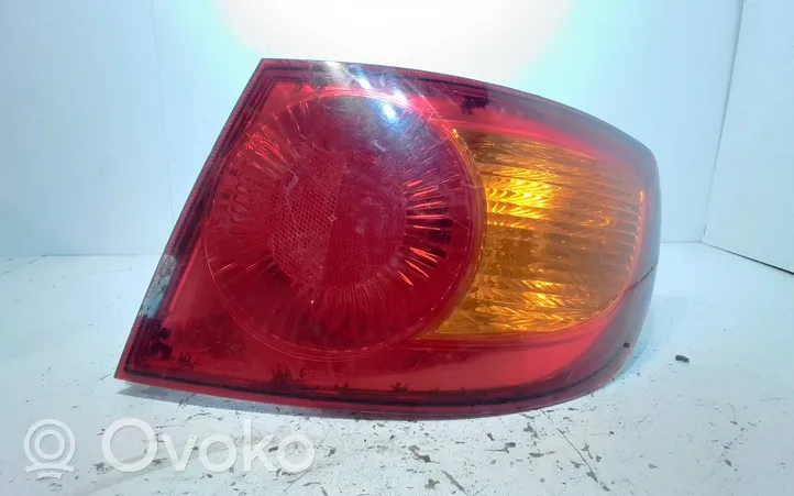 Hyundai Elantra Lampa tylna 924022D2