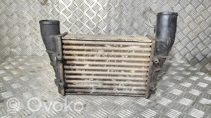 Volkswagen PASSAT B5 Chłodnica powietrza doładowującego / Intercooler 058145805G