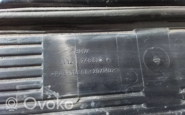 BMW 5 E39 Variklio dangtis (apdaila) 11121748633