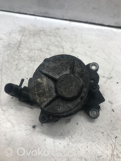 Nissan X-Trail T31 Vacuum pump 8200781547