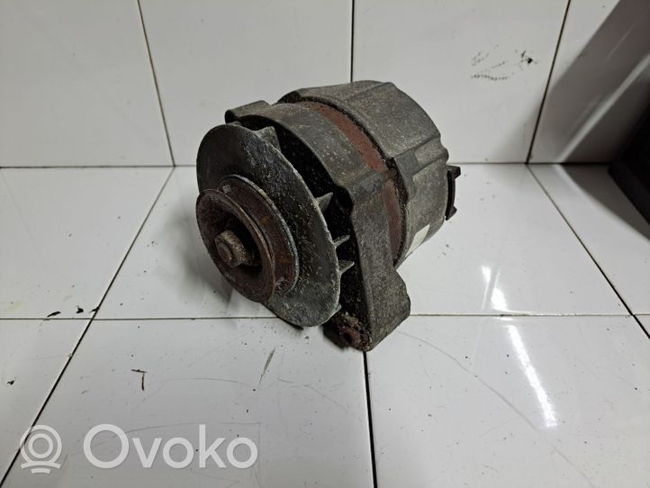 BMW 7 E23 Generatore/alternatore 0120469560