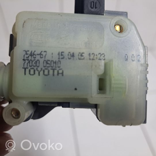 Toyota Avensis T250 Degvielas tvertnes elektriskā slēdzene 7703005010