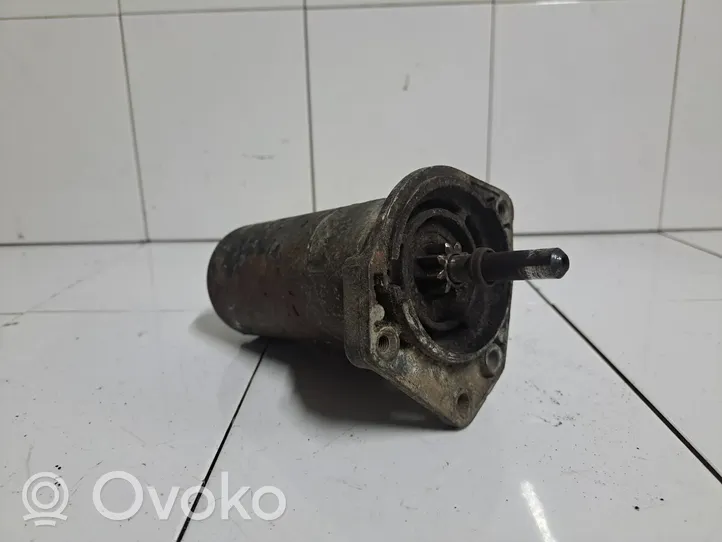 Volkswagen Golf III Starter motor 036911023S