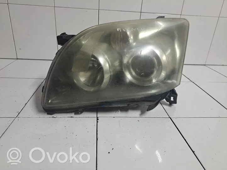 Toyota Avensis T250 Phare frontale 35106