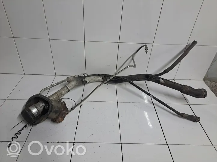 Volvo V70 Tubo e bocchettone per riempimento serbatoio del carburante 