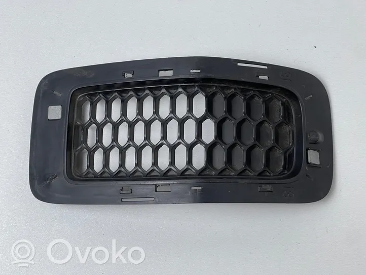 Jeep Cherokee Atrapa chłodnicy / Grill 68303626aa