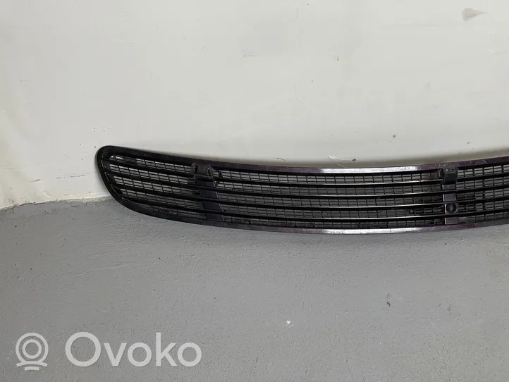 Mercedes-Benz S W220 Wiper trim 2208300272