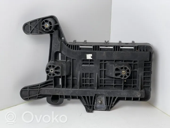 Volkswagen Touran I Support boîte de batterie 1K0915333