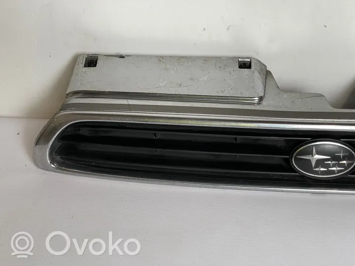 Subaru Legacy Grille calandre supérieure de pare-chocs avant Chrome