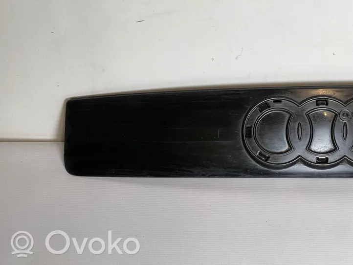 Audi A2 Grille de calandre avant 8Z0853631