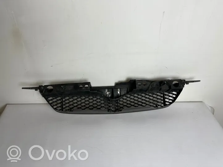 Mazda 323 Maskownica / Grill / Atrapa górna chłodnicy 