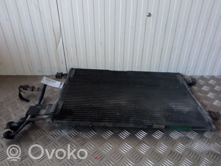 Audi A4 S4 B5 8D Gaisa kondicioniera dzeses radiators 8D0260401