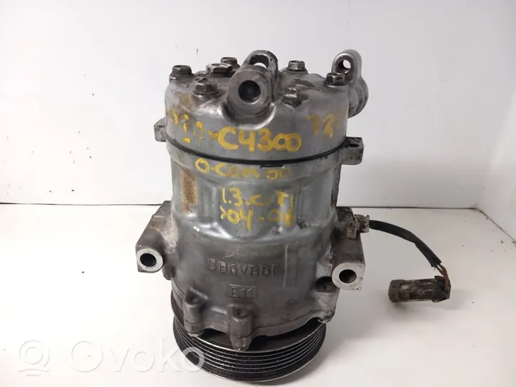 Opel Combo C Ilmastointilaitteen kompressorin pumppu (A/C) 13106850